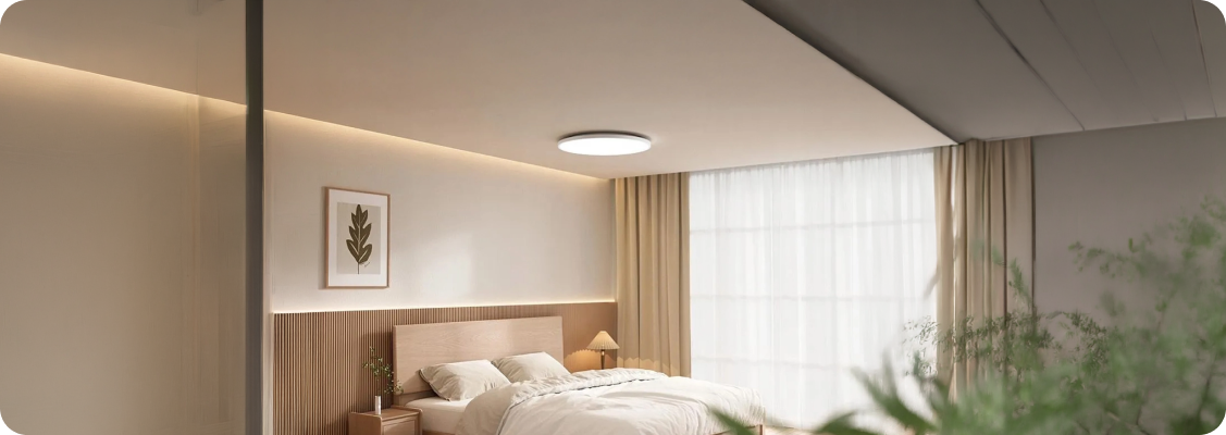 Yeelight app interface showing settings for schedules and advanced automation scenarios for intelligent lighting in a Smart Home.