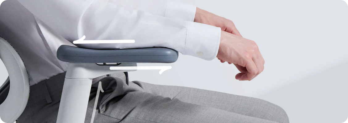 Precise adjustment of the armrests of the Ergo Mesh ergonomic mesh chair, with an emphasis on personalization for spinal health and work comfort.