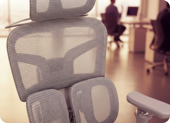 Spacetronik ergonomic office chair with lumbar adjustment, adapted to the natural curvature of the user’s spine.