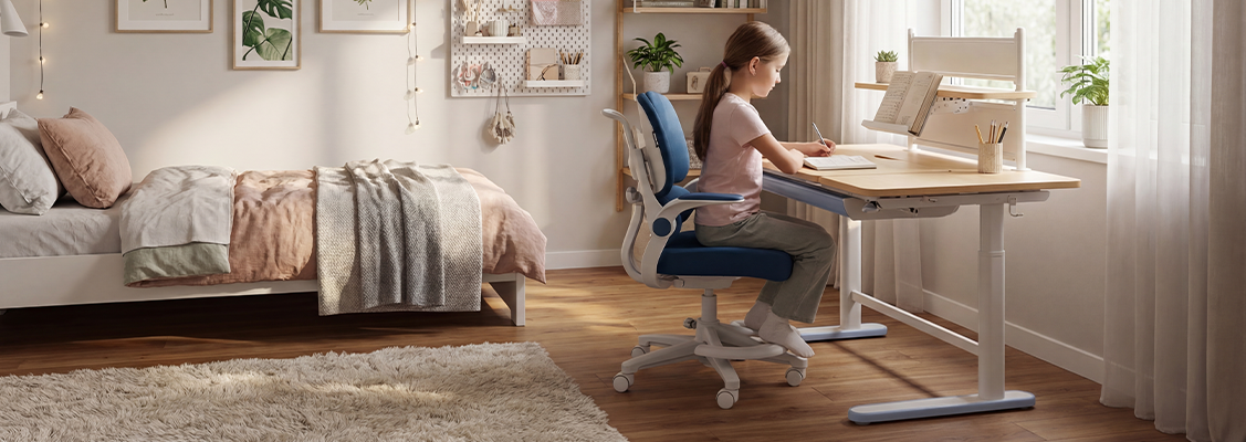 Nowoczesny fotel ergonomiczny dla dziecka wspierający prawidłową postawę, idealny jako praktyczny prezent na Komunię 2026