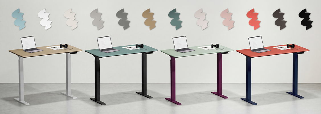 Ergonomiczny fotel dla dziecka i biurko elektryczne Spacetronik jako nowoczesny i praktyczny prezent na Pierwszą Komunię 2026, wspierający zdrowy kręgosłup podczas nauki i zabawy.