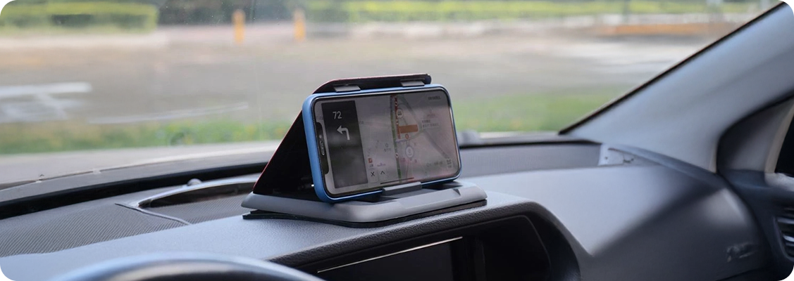 Car holder for the dashboard stable mounting and ergonomic phone positioning