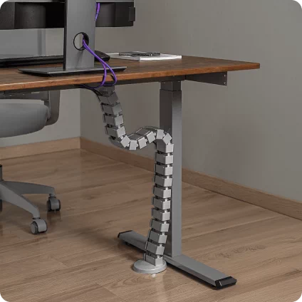 Organizacja przewodów na biurku