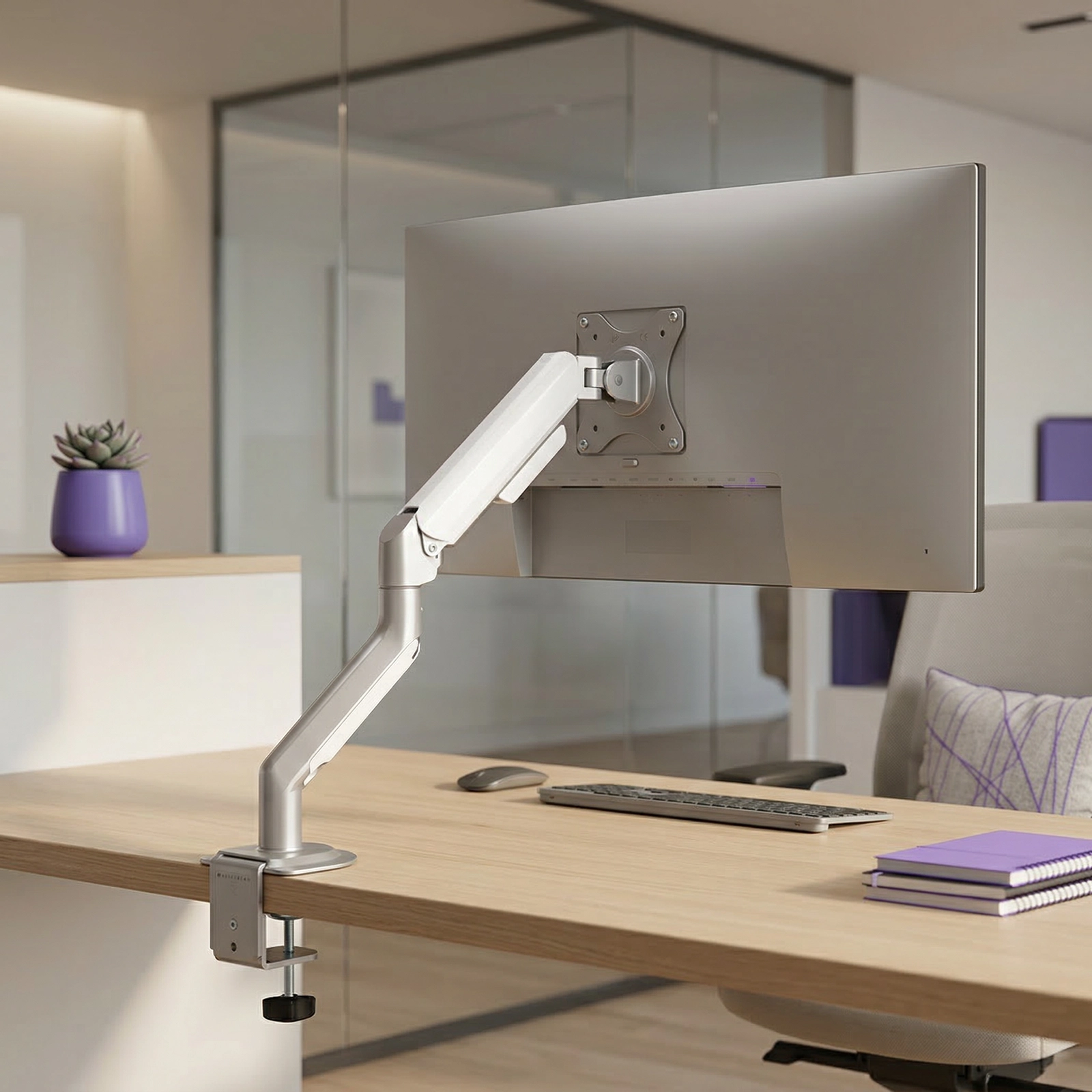 Pełna swoboda obrotu i pochylenia