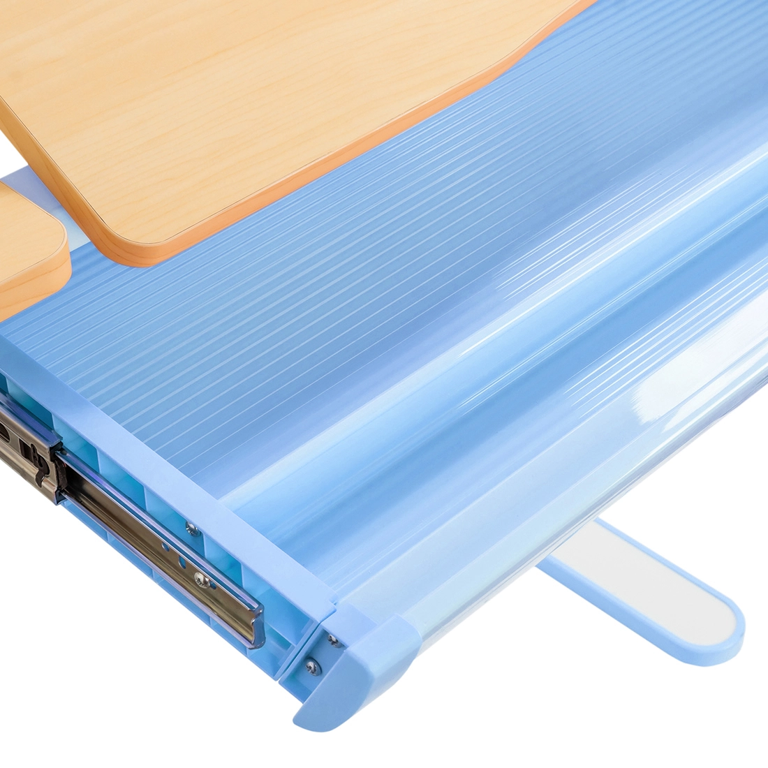 Ergonomischer Schreibtisch mit neigbarer Tischplatte für Kinder Spacetronik XD, der eine korrekte Haltung erzwingt